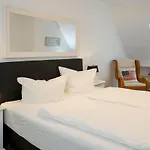 Haus-Strandburg-Wohnung17-25980-Westerland